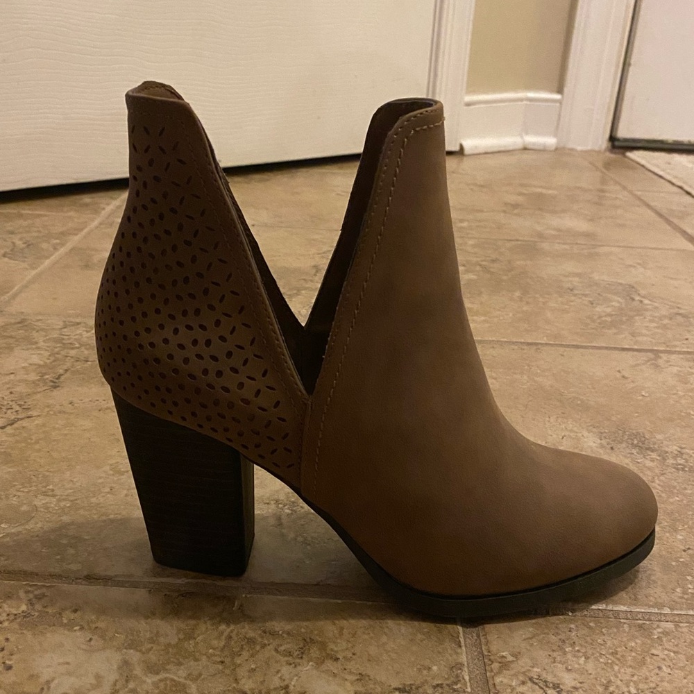 BRAND NEW Brown Ankle Bootie Block Heels